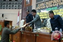 DPRD Kukar Sahkan Tiga Raperda Inisiatif