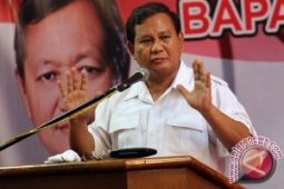 Jangan hidup mewah di tengah kemiskinan, kata Prabowo