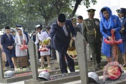 Presiden Pimpin Upacara Ziarah Nasional Hari Pahlawan