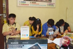 Komplotan penipu dengan modus hadiah dibekuk polisi