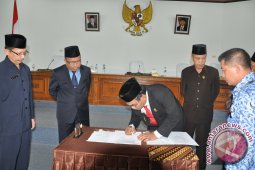 Bupati Bangka sampaikan 10 Raperda