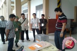 KPU Setrika Surat Suara