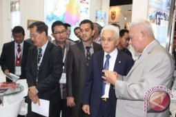 Padukan Jalan dan Rel Kereta Api