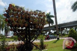 Taman Gantung Terlihat Indah pada Akhir Tahun