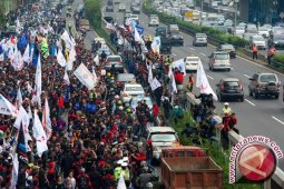 Buruh mogok kerja lebih besar Senin nanti
