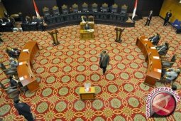 DPR tak ubah substansi Perppu MK