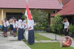 Dishubkominfo Pesan Gunakan Internet Sehat di SMPN 1 Singkawang