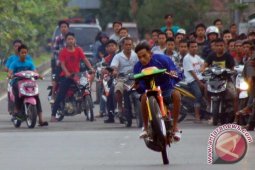 Polisi Bangka Barat Bubarkan Aksi Balap Liar