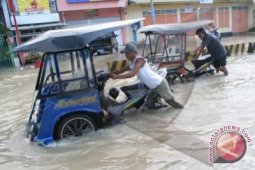 BPBD Berhasil Evakuasi Lima Warga Terjebak Banjir