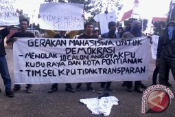 Mahasiswa KalbarTuntut Pembatalan Rekrutmen KPU Empat Kabupaten/kota