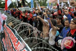 Buruh Batam sepakat tunda mogok massal