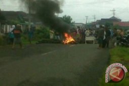Jalan lintas Curup-Lubuklinggau sempat lumpuh total