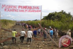 NELAYAN SEGEL TANAH KLAIM PEMKAB ACEH BARAT
