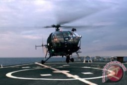 Helikopter jatuh di atap pub di Skotlandia