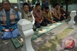 Jusuf Kalla Ziarah ke Sunan Ampel