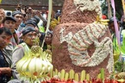 Larung Saji