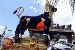 TNI/Polri Amankan Ngaben Tokoh Puri Ubud