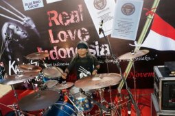 Main Drum Dengan Tutup Mata