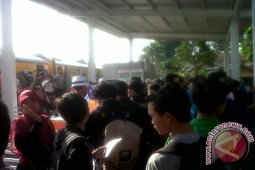 KA Pangrango Bogor-Sukabumi `diserbu` warga