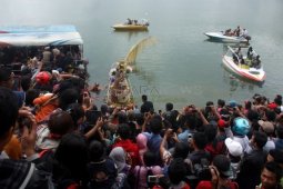 Suroan di Ngebel Semarak