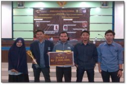 Tim STEI Tazkia juara kedua LKTEI "Seventseas"