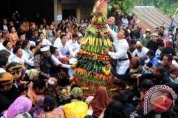 Kirab Grebeg Suro