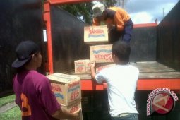 Pemkab Landak Salurkan Bantuan Korban Banjir