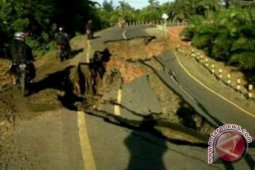 PU investigasi penyebab jalinbar amblas