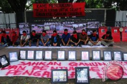 MAHASISWA TUNTUT PENGADILANKAN PELANGGAR HAM DI ACEH