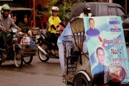 Becak Jadi Sasaran Pemasangan Alat peraga Kampanye