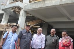 Komisi  III Cross Check Pembangunan Kantor Penghubung