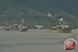 Parade Kapal Perang Meriahkan Hari Nusantara