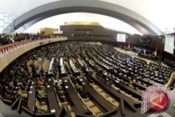 DPR tutup masa sidang II 2013-2014