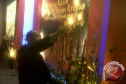 Ribuan Umat Kristiani Landak Ikuti Misa Malam Natal