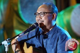Ebiet luncurkan album pada Tahun Baru 2014
