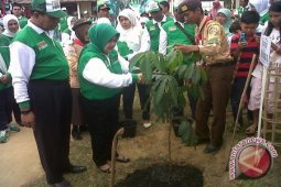 Pencanangan Gerakan Perempuan Tanam dan Pelihara Pohon 2013