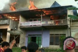 6 Rumah Warga di Kuala Behe Landak Terbakar