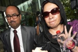 KPK Periksa Keluarga Akil Mochtar