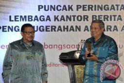 Penerima 'Antara Achievement Awards 2013'
