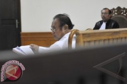 Mantan Dirut PDAM Gianyar Dituntut Enam Tahun