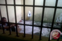 Pria stres pembunuh nenek dikirim ke RSJ