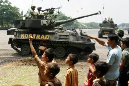 Parade Kendaraan Tempur