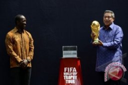 Presiden Sambut Trofi Piala Dunia di Istana