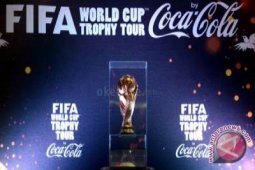 Presiden Sambut Trofi Piala Dunia Di Istana