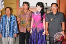 Wabup Bangga Mahasiswa Asal Sekadau Lulus Jadi Dokter