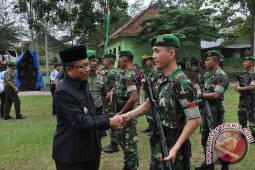Bupati Bangka Bantu Prajurit TNI Rp40 Juta