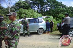 Prajurit Yonif 100/raider Gerebek Perjudian Di Sebuku