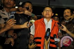 Adnan Buyung Selaku Pengacara Larang Anas Beri Keterangan ke KPK