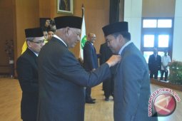 355 PNS Pemprov Terima Satya Lancana Karya Satya