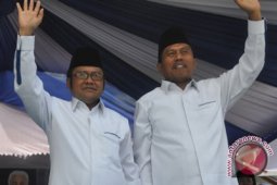 Bupati Gorontalo Utara Terima "Damandiri Award"